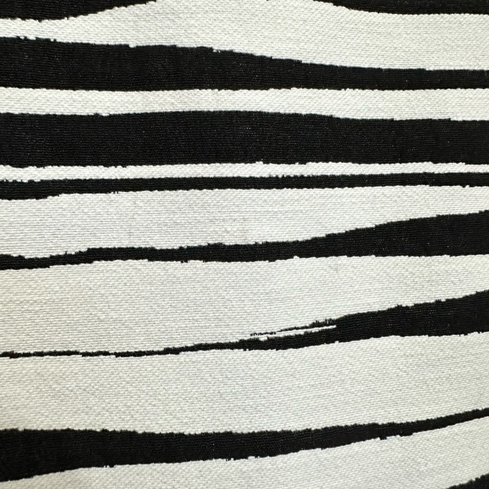 Ann Taylor Zebra Pencil Skirt 0 🖤 - Picture 4 of 10
